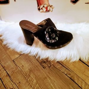 Madeline Stuart Mules with the back out